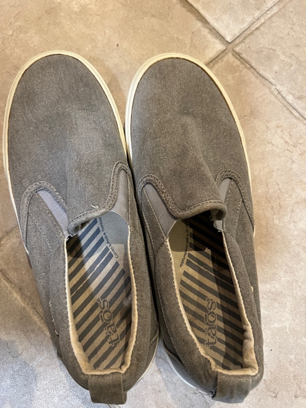 taos Slip-On Canvas Sneakers in Gray 9
